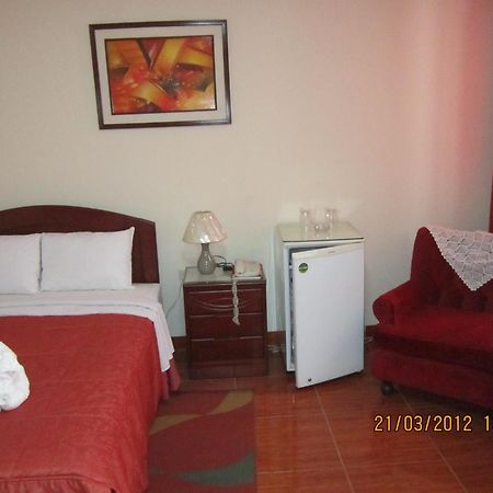 Hotel Plaza Трухильо Экстерьер фото